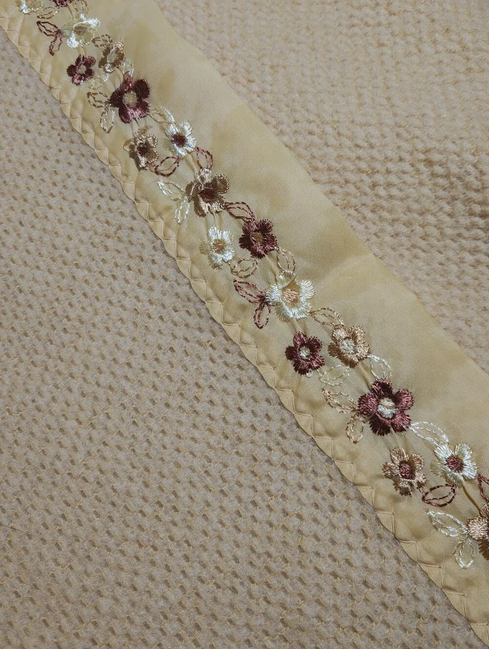 Vtg Sears Embroidery Satin Trim Blanket Gold Waffle Weave Embroidered 85x66